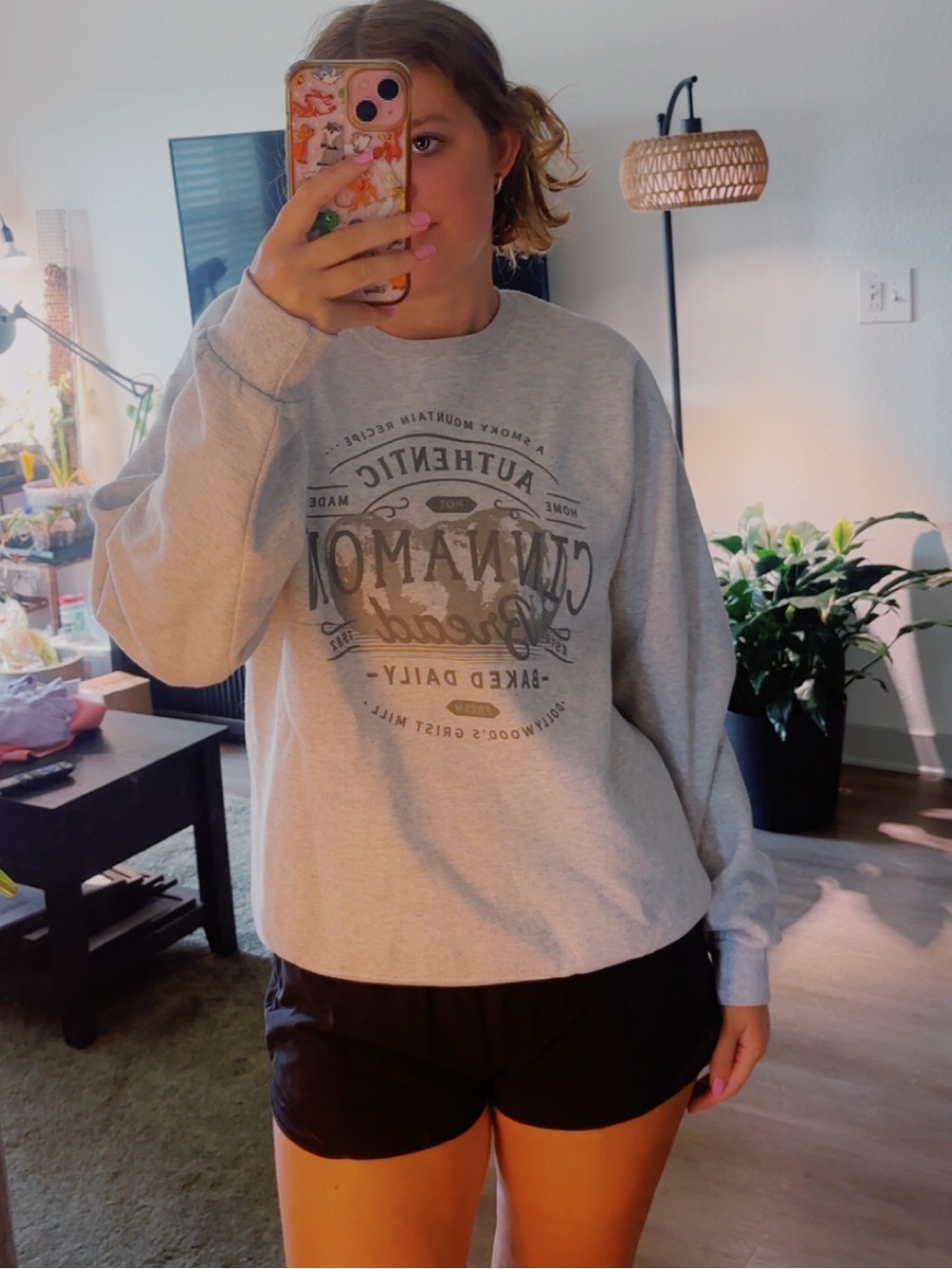 Authentic Dollywood Cinnamon Bread Graphic Crewneck Sweatshirt - Light Gray